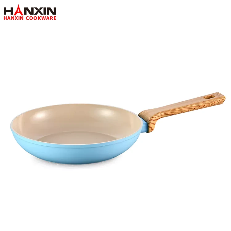 مقلاة سيراميك مصنوعة من الألومنيوم